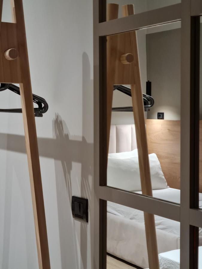 Tam Serviced Studio Apartment Myslym Shyri No1 Тирана Екстериор снимка