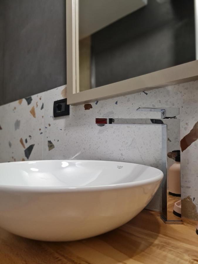 Tam Serviced Studio Apartment Myslym Shyri No1 Тирана Екстериор снимка