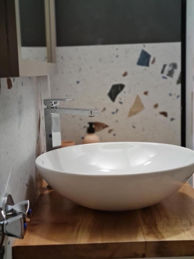 Tam Serviced Studio Apartment Myslym Shyri No1 Тирана Екстериор снимка